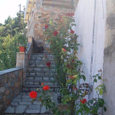 Haravgi Hotel Патитири Экстерьер фото