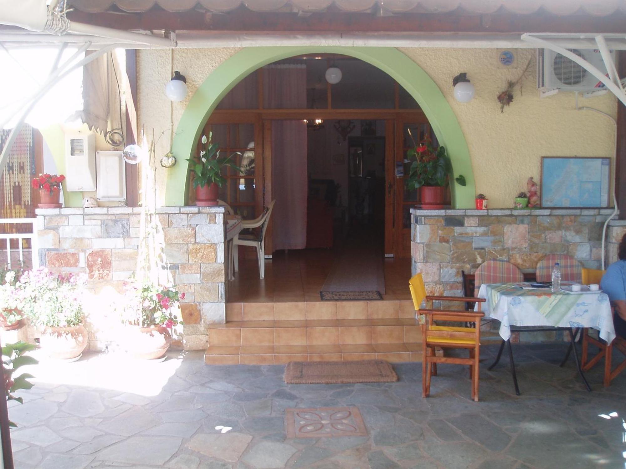 Haravgi Hotel Патитири Экстерьер фото