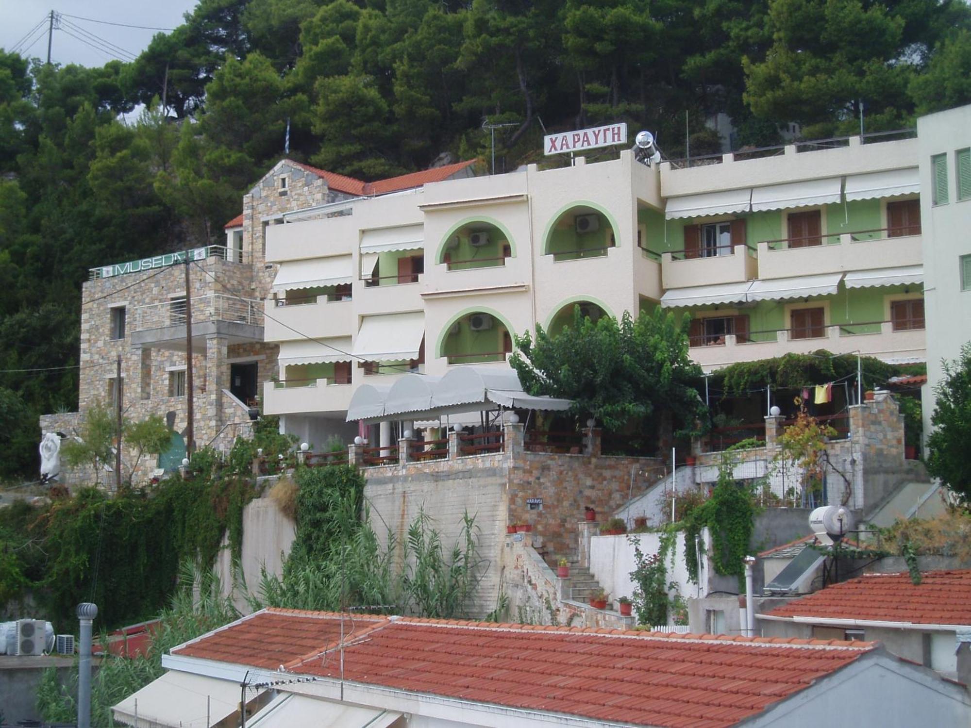 Haravgi Hotel Патитири Экстерьер фото