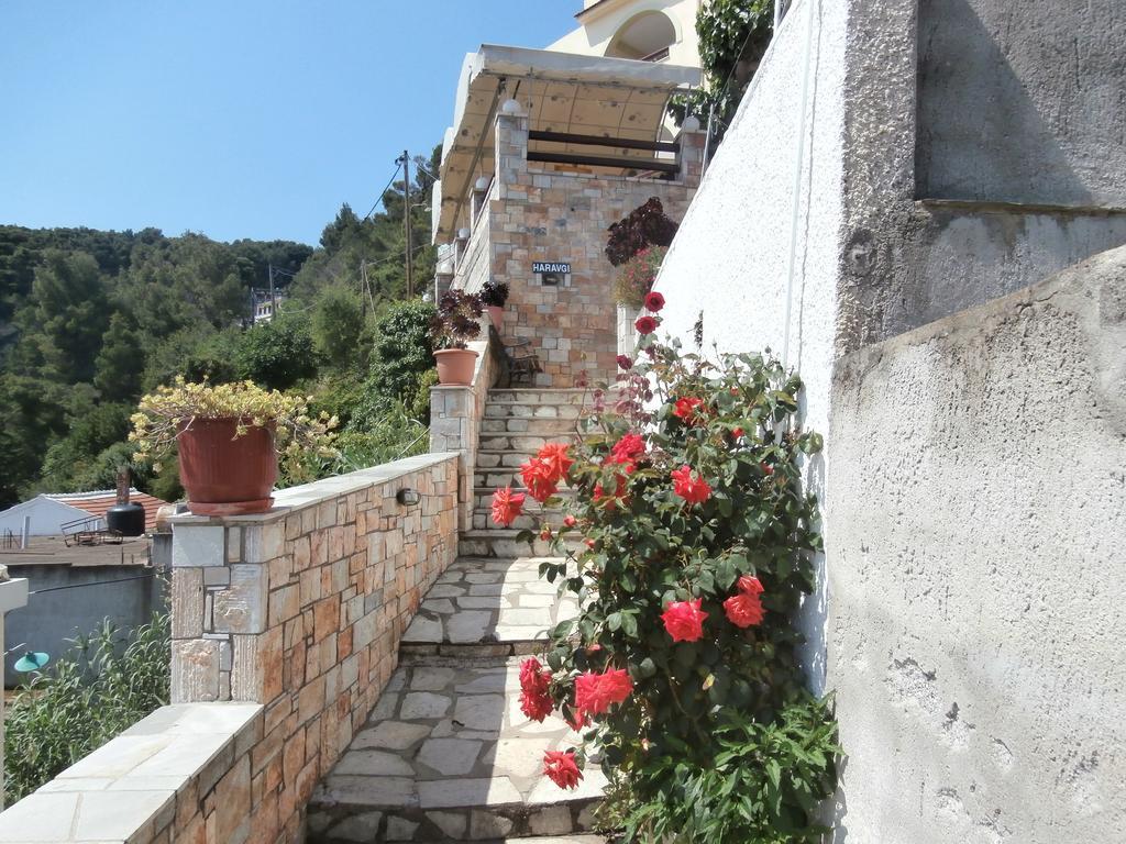 Haravgi Hotel Патитири Экстерьер фото